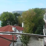 Διαμέρισμα House
